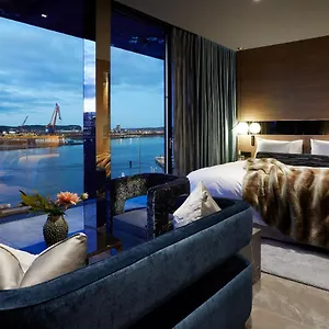 4* Hotel Riverton